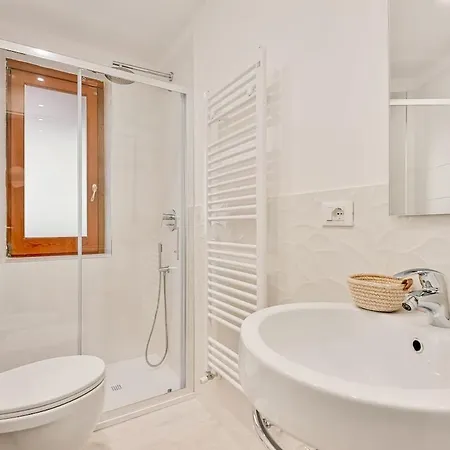 Elegante Casa Tranquilla Vicino Citta